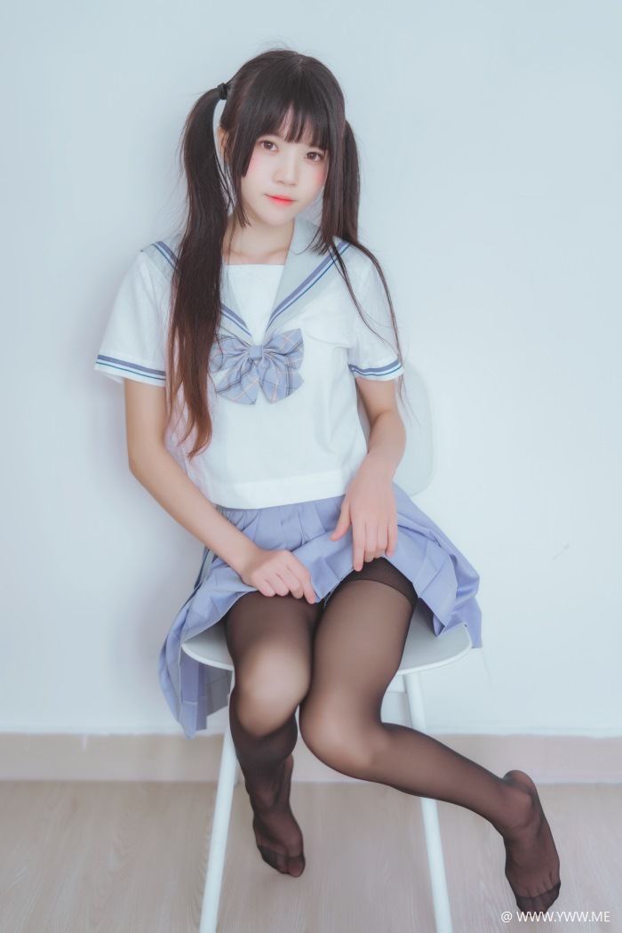 萝莉风COS 桜桃喵 – 校服黑丝-像素点