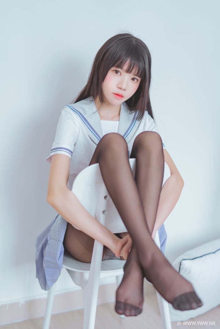 萝莉风COS 桜桃喵 – 校服黑丝-像素点