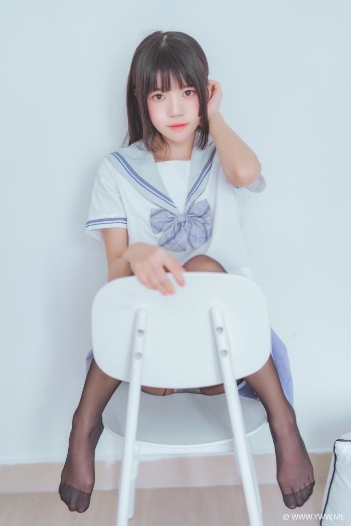 萝莉风COS 桜桃喵 – 校服黑丝-像素点