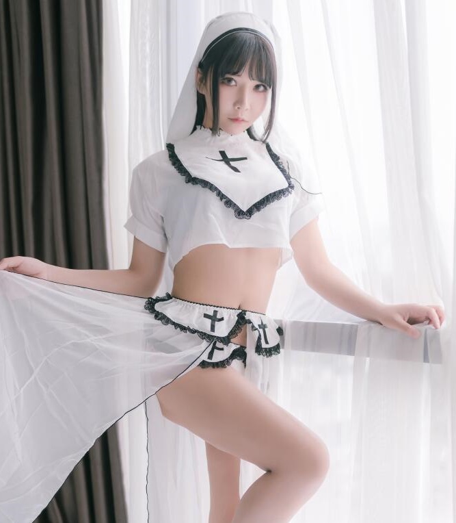 微博红人Coser@抱走莫子aa – 纯白修女