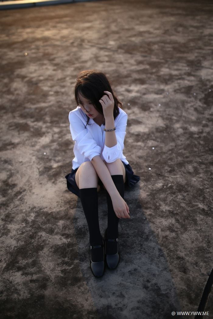 COS美女 疯猫ss – 天台 散图-像素点