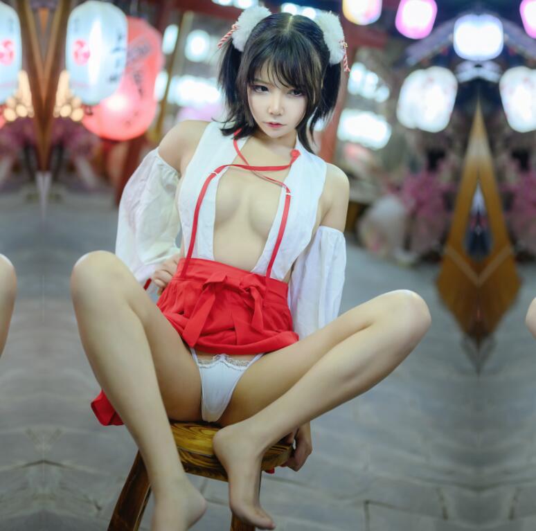 微博红人Coser@抱走莫子aa – 限量电子版巫女