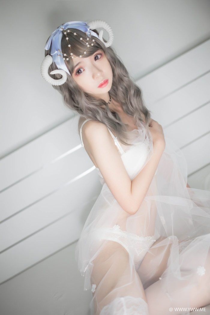 COS美女 疯猫ss – 白内衣-像素点