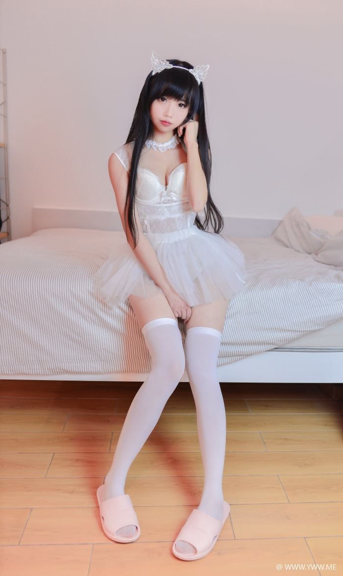 人气Coser小姐姐@雪琪SAMA – 猫系少女白猫-像素点