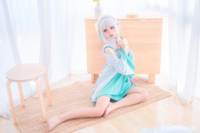 知名Coser@蠢沫沫 绿睡衣-像素点