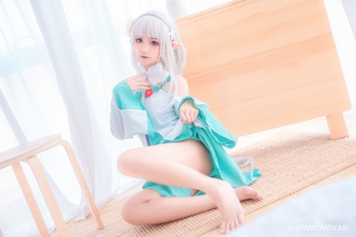 知名Coser@蠢沫沫 绿睡衣-像素点
