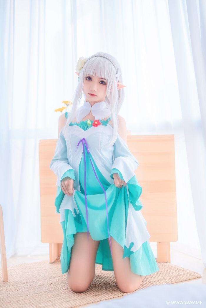 知名Coser@蠢沫沫 绿睡衣-像素点