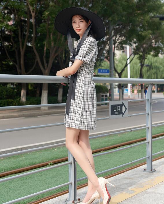[SIW斯文传媒] VOL.014 月台少女-丽莉