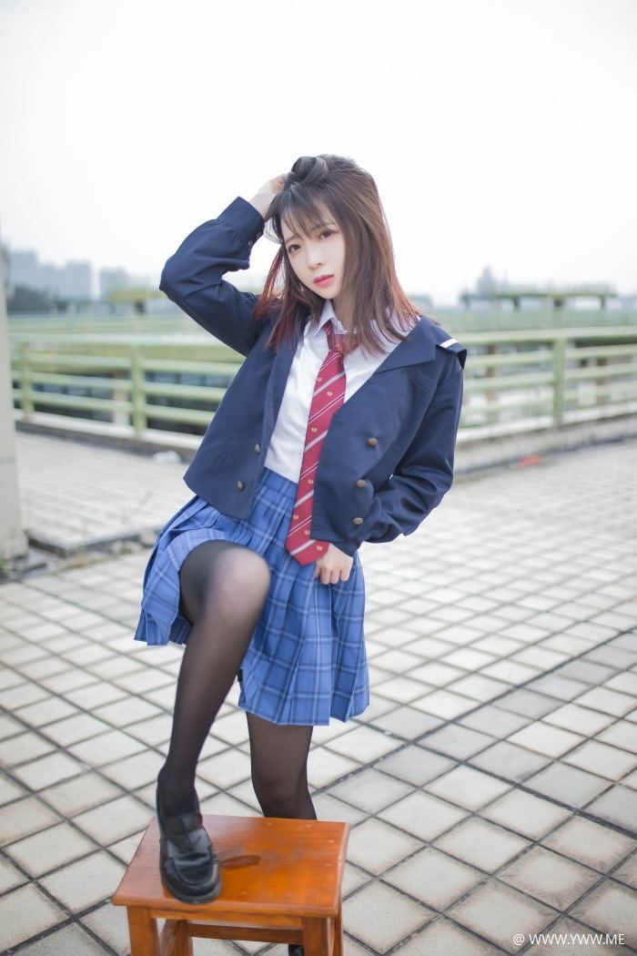 COS美女 疯猫ss – 天台JK-像素点