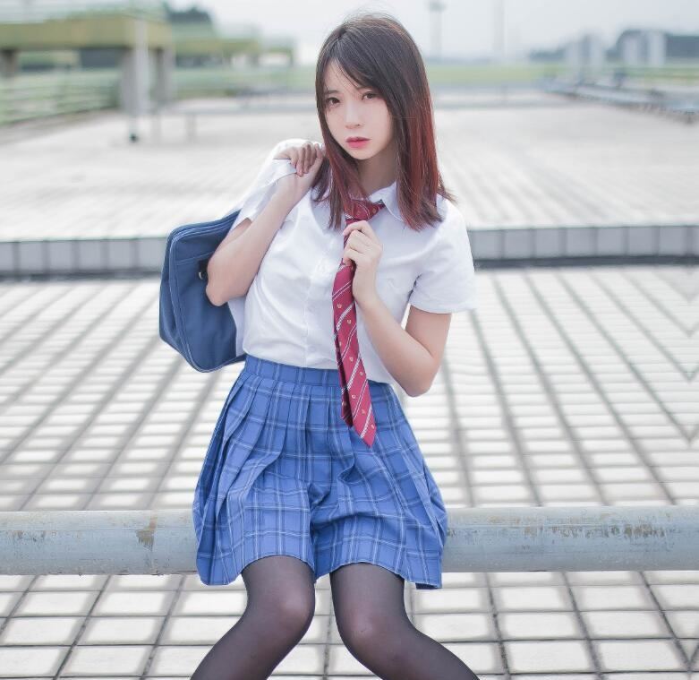 COS美女 疯猫ss – 天台JK