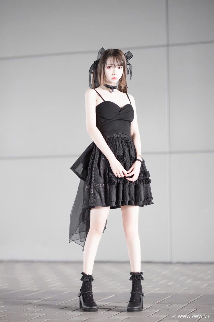 COS美女 疯猫ss – 猫漫展黑裙-像素点