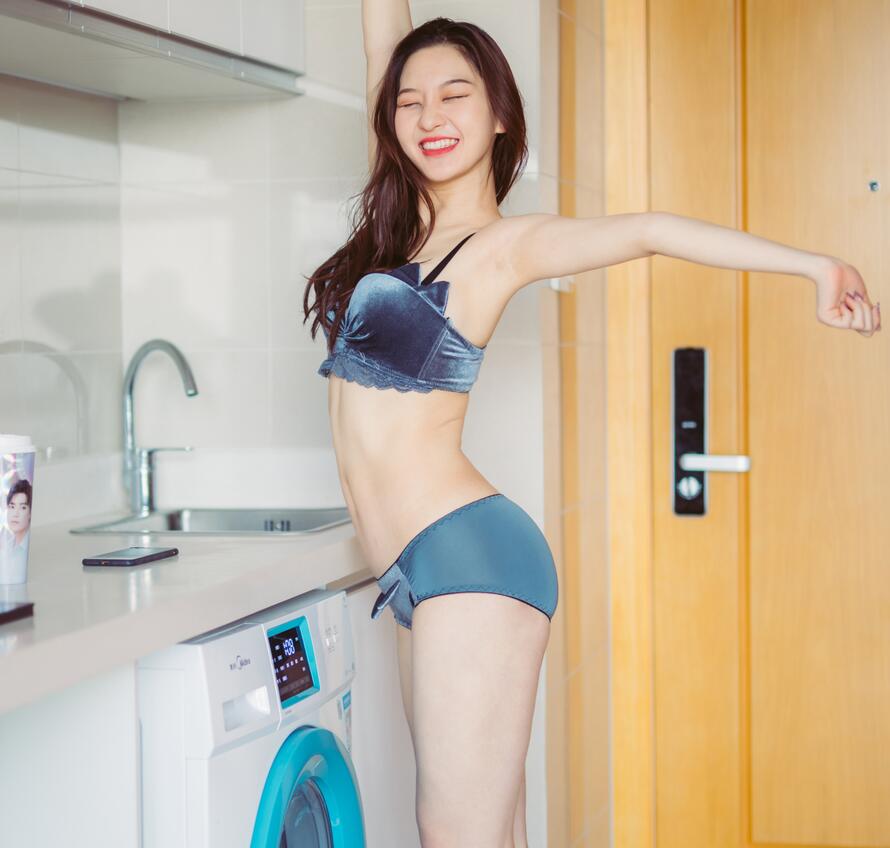 [YALAYI雅拉伊] 2020.04.13 NO.603 新晋女友 明月