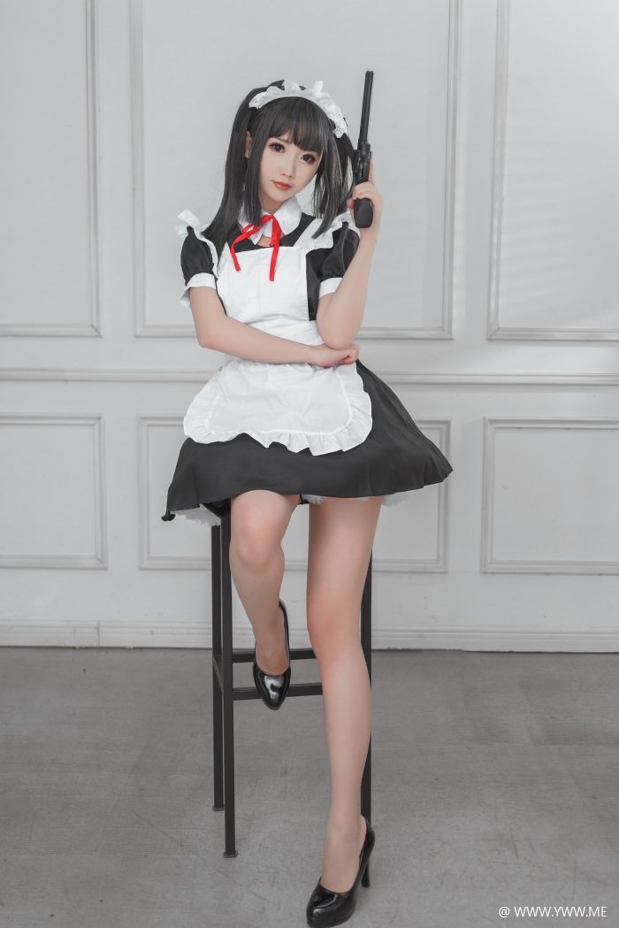 可爱人气Coser面饼仙儿 – 左轮女仆-像素点