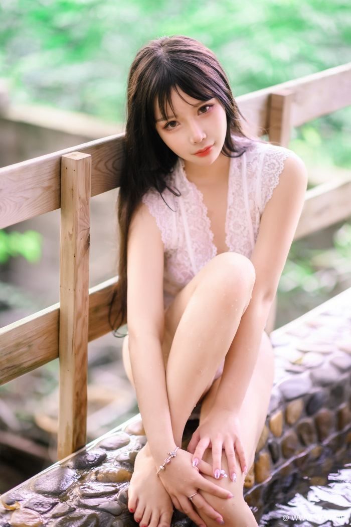 微博红人Coser@抱走莫子aa – 写真本-像素点