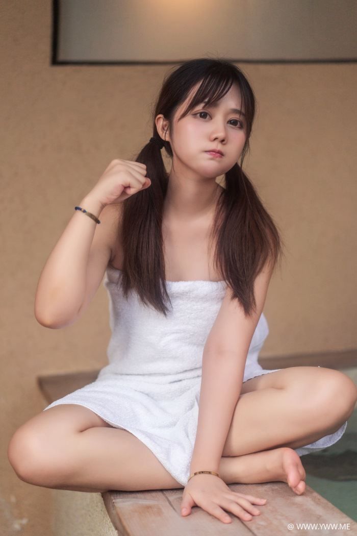人气动漫Coser@镜酱 – 私奔之温泉-像素点