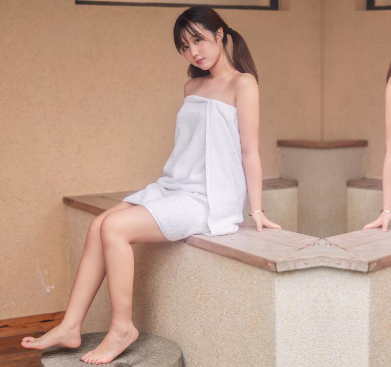 人气动漫Coser@镜酱 – 私奔之温泉