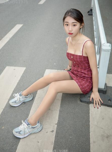 [纳丝摄影] NO.305 婉文 穿着丝袜去喝茶啦