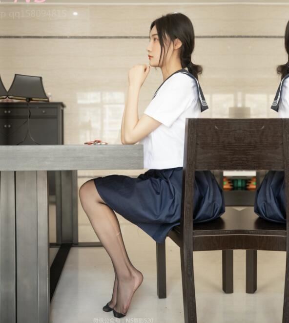 [纳丝摄影] NO.307 子涵 黑色丝袜的家居生活