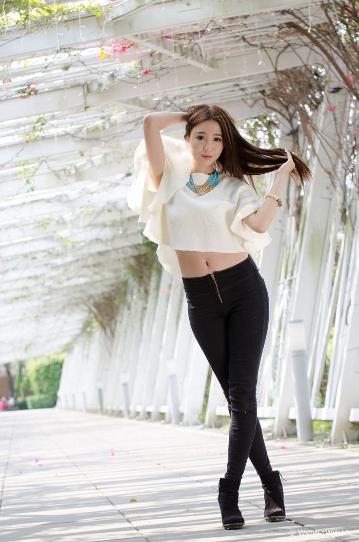 台湾美女 – Abbie Lin(林任倍) 花博园区-像素点