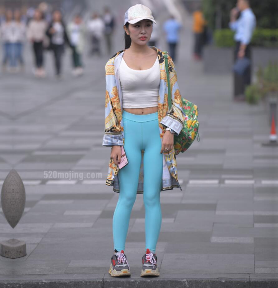 凯恩公爵作品 – 紧身瑜伽裤美少妇的心事 写真