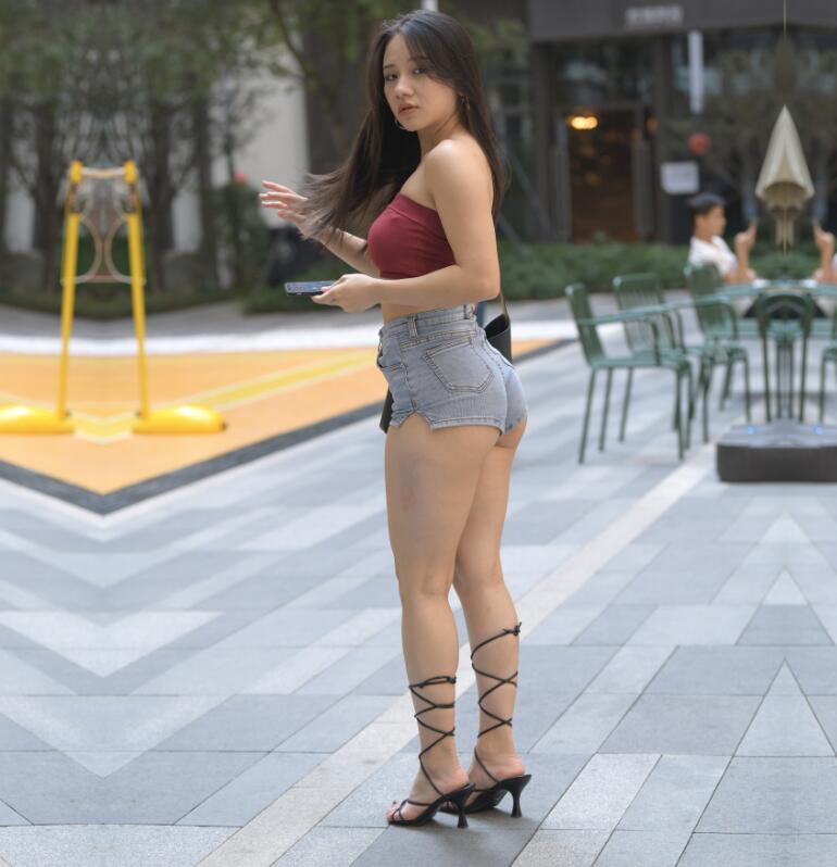 魂魂作品 – 牛仔热裤美臀美女 写真+视频