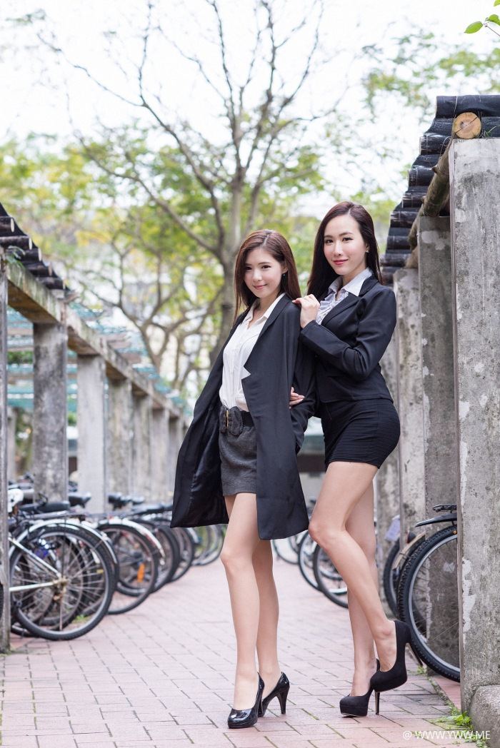 台湾美女 – Dudu(吴若) & Doar(妍希) 台大校园-像素点