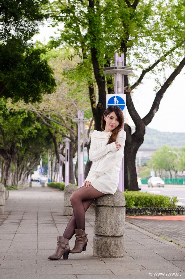 台湾美女 – Julie(张齐郡) 花博园区-像素点