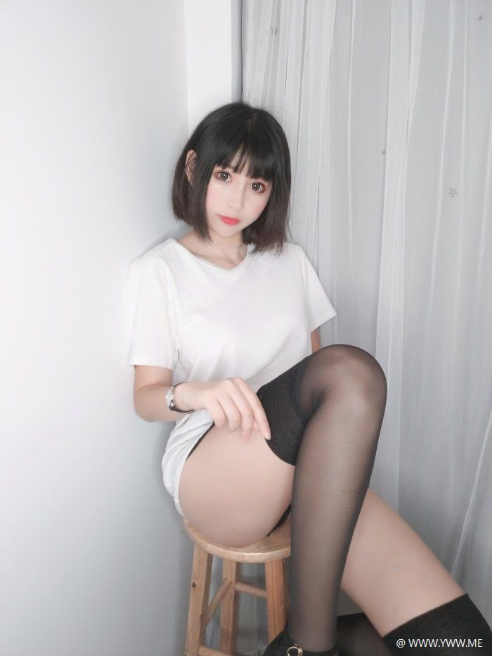 斗鱼主播@黑米粥 白色T恤-像素点