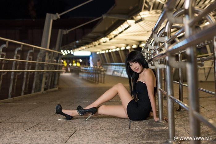 台湾美女 – Nima(妮玛) 板桥车站夜拍-像素点