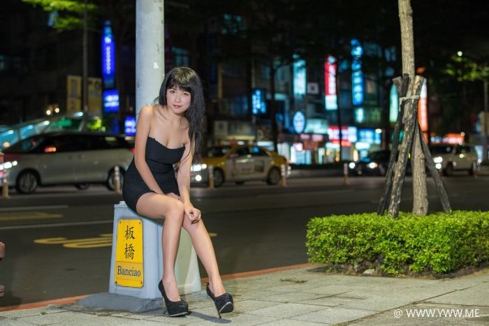 台湾美女 – Nima(妮玛) 板桥车站夜拍-像素点