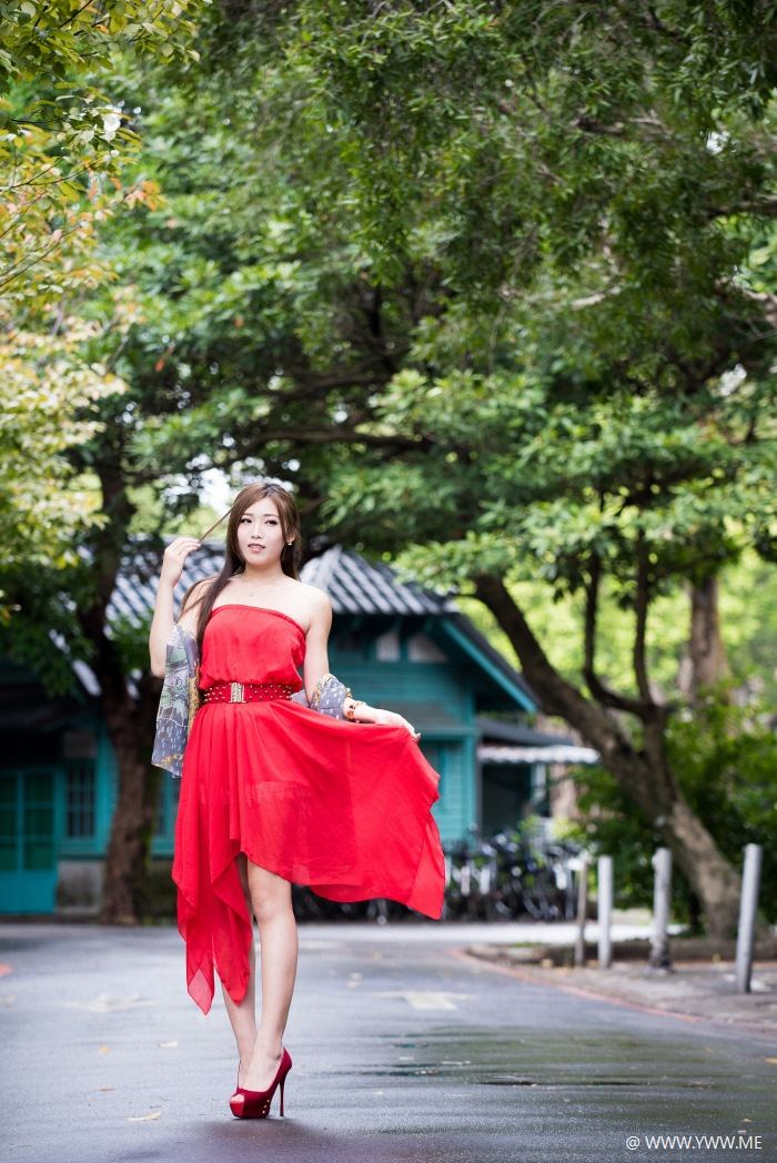 台湾美女 – Vivi Hsu(许薇安) 台大校园-像素点