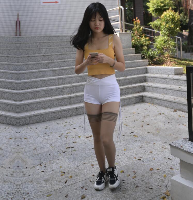 程生街拍作品 – 爬山的的小妹 写真+视频