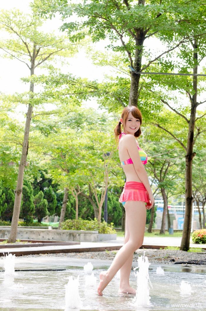 台湾美女 – Winnie 比基尼外拍 自来水博物馆-像素点