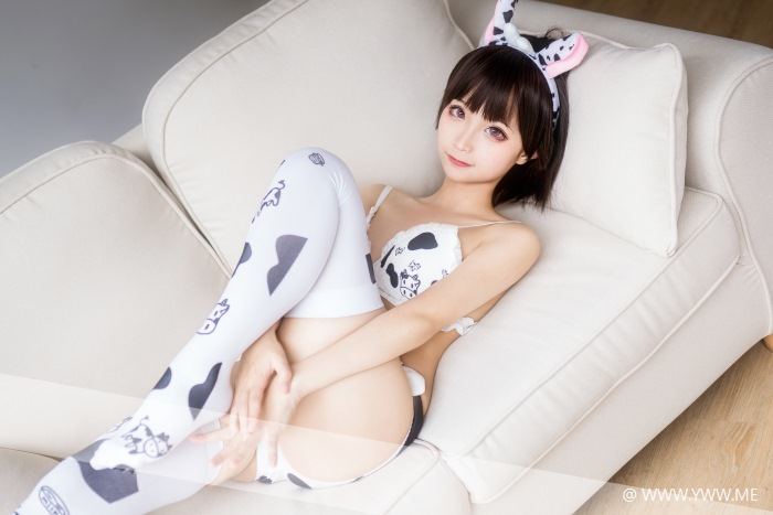 知名Coser@蠢沫沫 奶牛比基尼-像素点