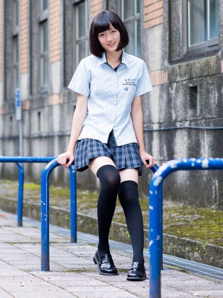 台湾美女 – 蔡谨卉(小辣) 台大校园