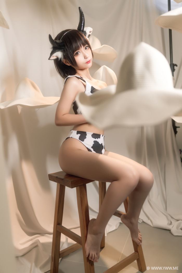 知名Coser@蠢沫沫 花花牛-像素点
