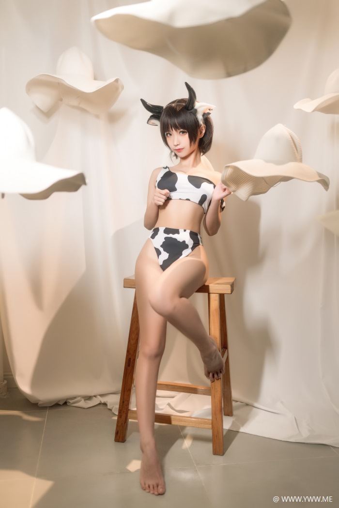 知名Coser@蠢沫沫 花花牛-像素点