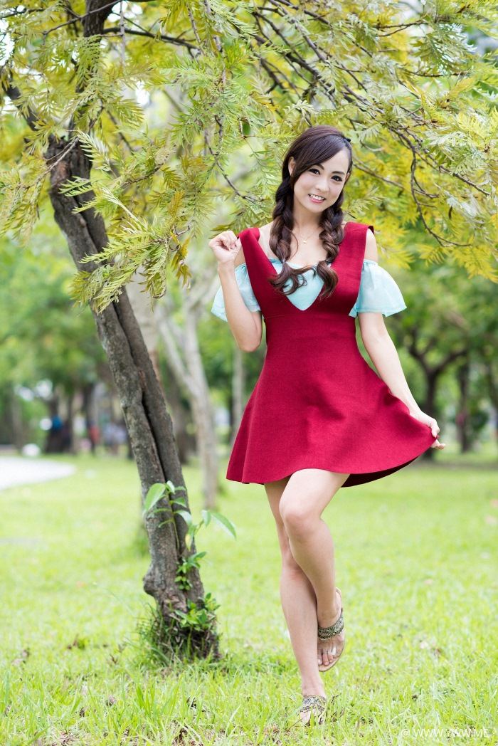 台湾美女 – 蔡小佩 大安森林公园-像素点