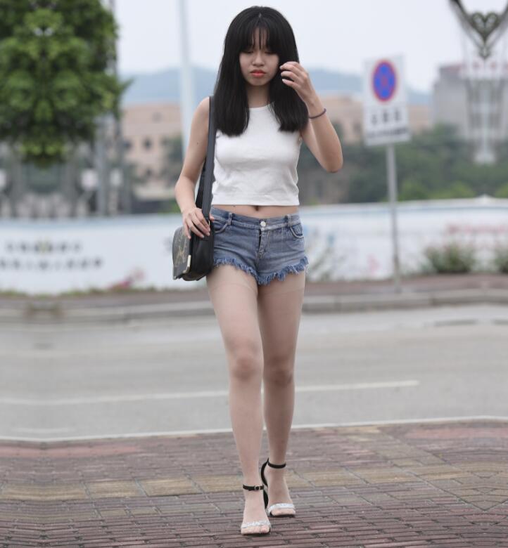 程生街拍作品 – 遇见她 乐乐 写真+视频