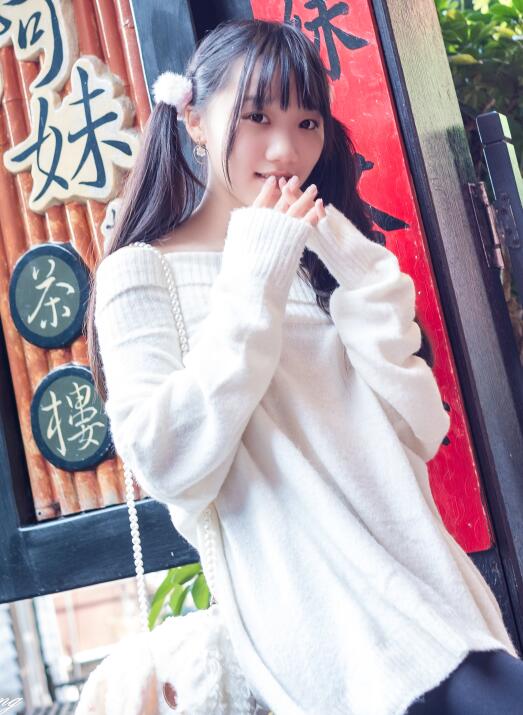 台湾美女 – 陈采采(Cai Cai) 九份老街 & 报时山
