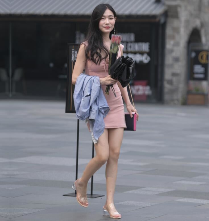 摄神街拍作品 – 性感美腿短裙小姐姐 写真