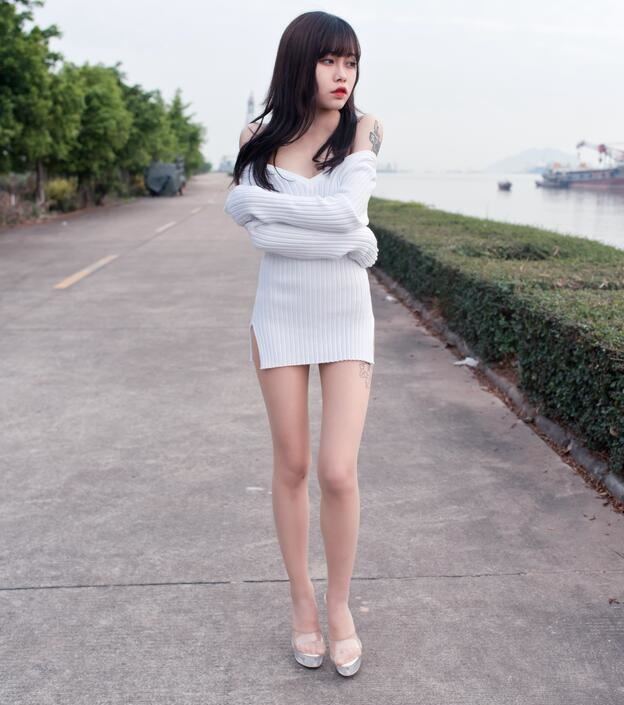 御风街拍作品 – 丝足系列-极品美足少女在海鸥岛上的奇遇 写真+视频