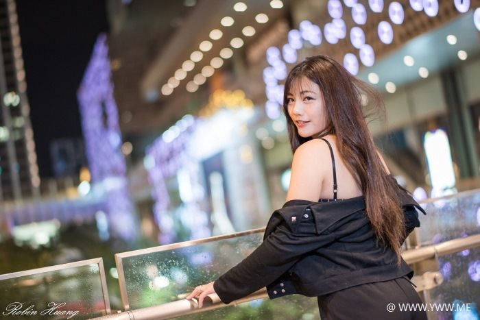 台湾美女 – 陈葳(Chen Wei) 信义商圈夜拍-像素点