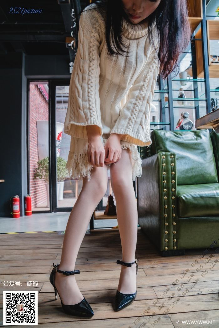 袜涩写真 VOL.023 莎莎的温柔毛衣与肤色丝袜-像素点