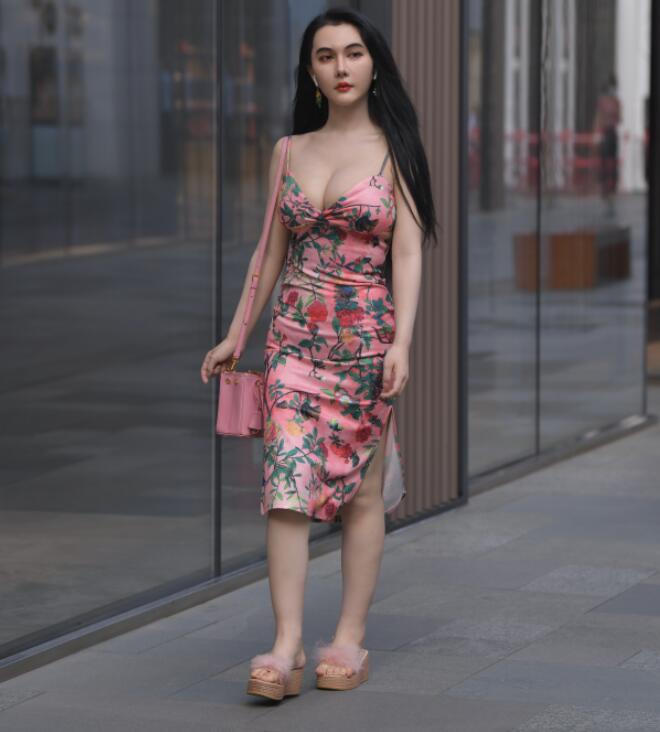 视觉冲击作品 – 街头搭讪丰满的美女 写真+视频