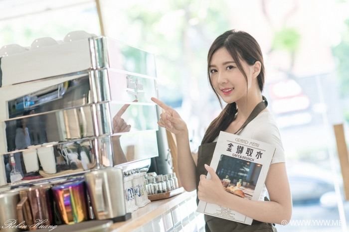 台湾美女 – 陈郁晴(羽晴Min) 金狮取水-像素点
