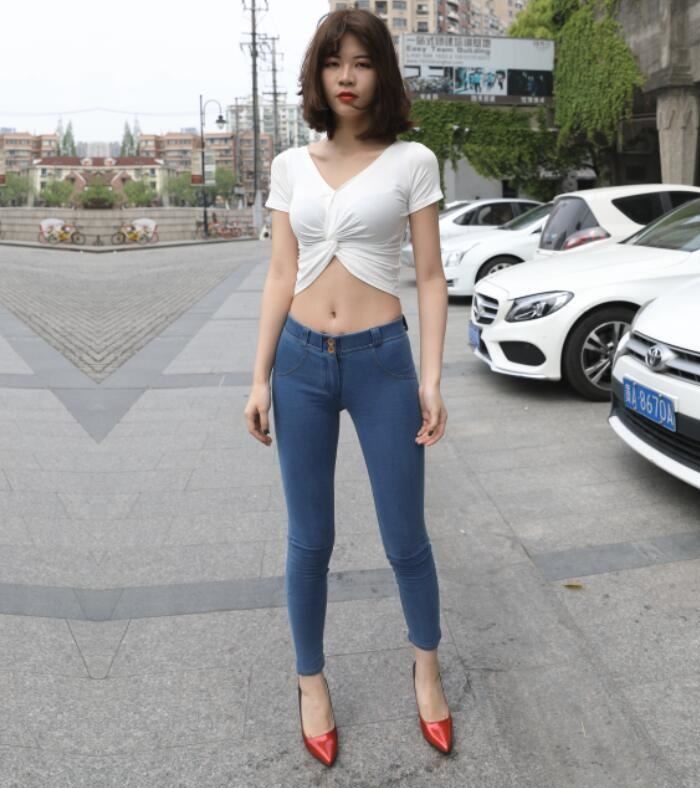 欧阳作品 – 单车紧牛美眉 写真+视频