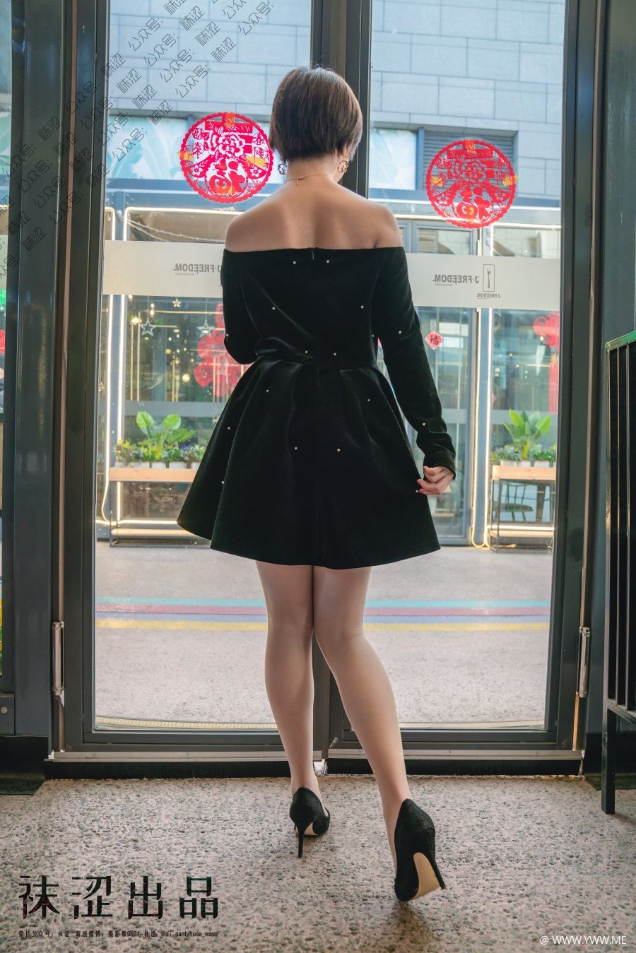 袜涩写真 VOL.056 暖暖黑色小礼服-像素点
