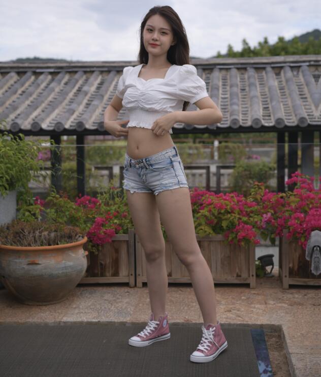 魂魂作品 – 大理旅拍 第1篇：热裤女孩