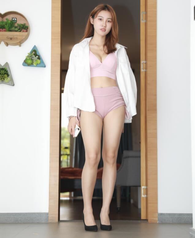 玻璃作品 – 粉色热裤美眉 写真